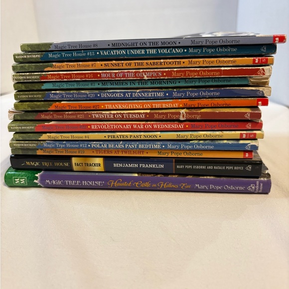 Scholastic Magic Tree House Adventure Set - Picture 5 of 6